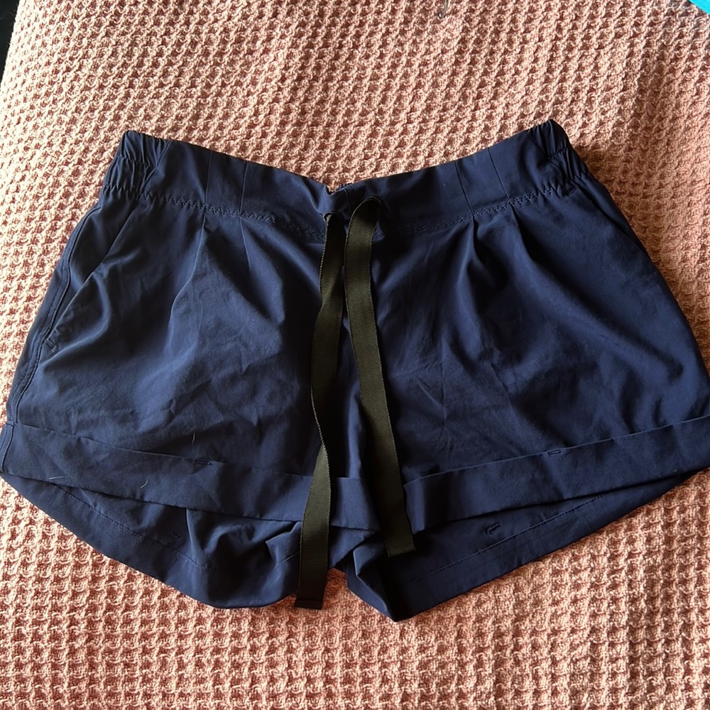 Lululemon shorts navy